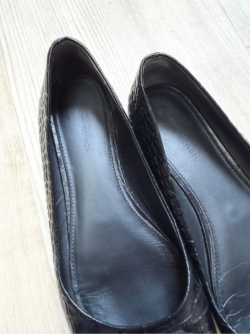 TORY BURCH georgia square toe black leather croc embossed ballet flats / 7.5